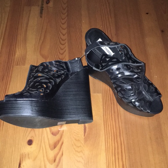 Steve Madden Shoes - NWT Steve Madden wedges size 11